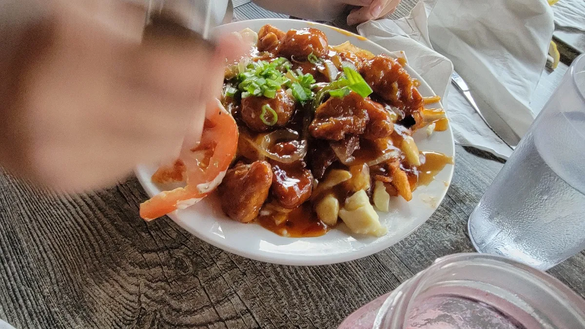 Poutine General Tao Petite