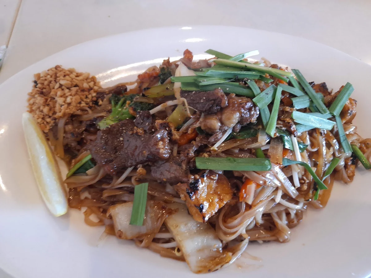 Pad Thai Veg Tofu and Beef, Edensor Noodle House