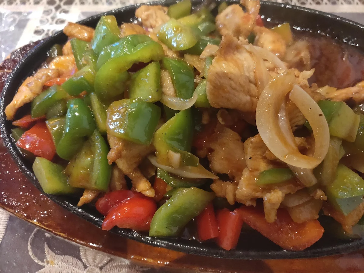 Sizzling Chicken, Karlaylisi Restaurant - Uyghur Cuisine
