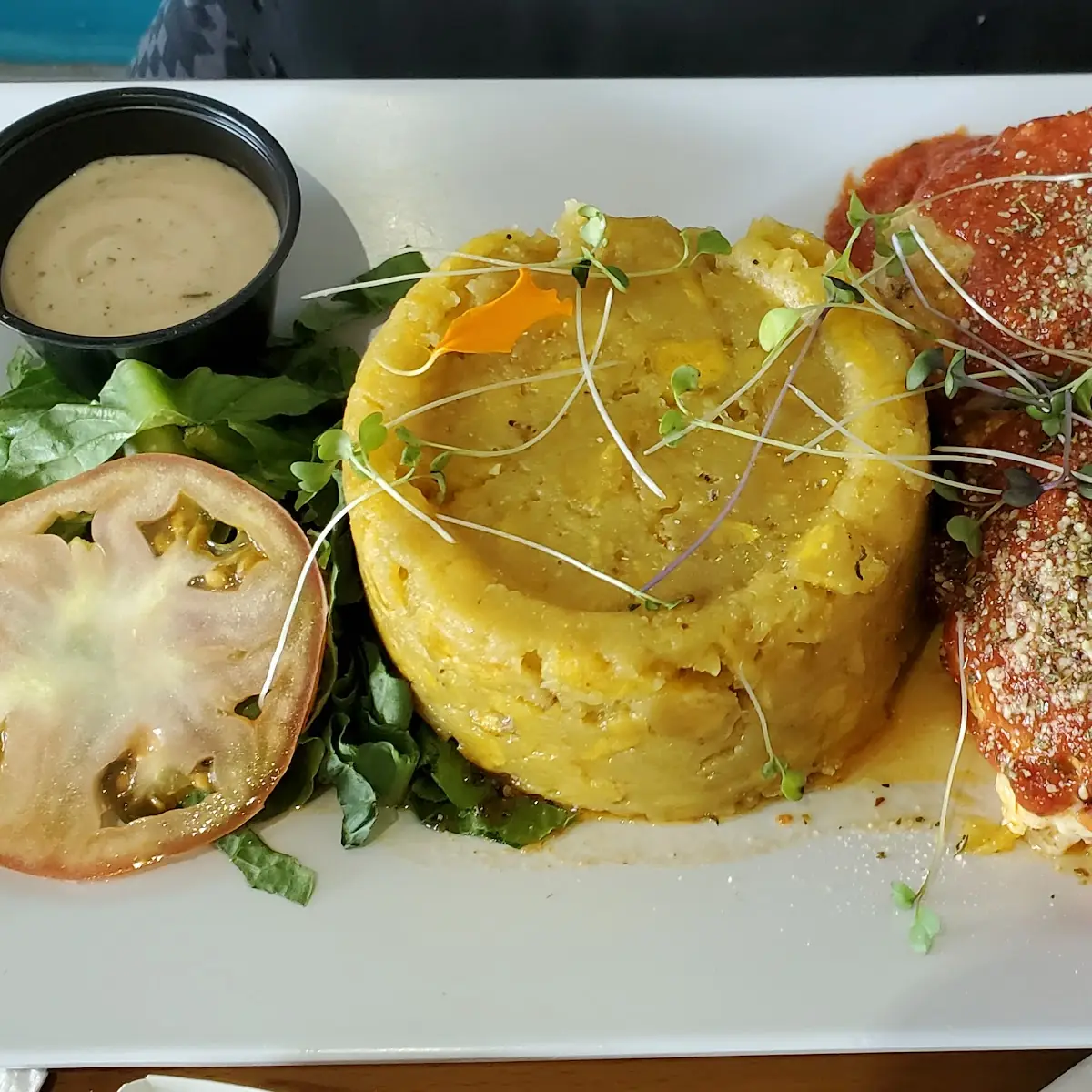 Mofongo Y Pollo Relleno De Pizza