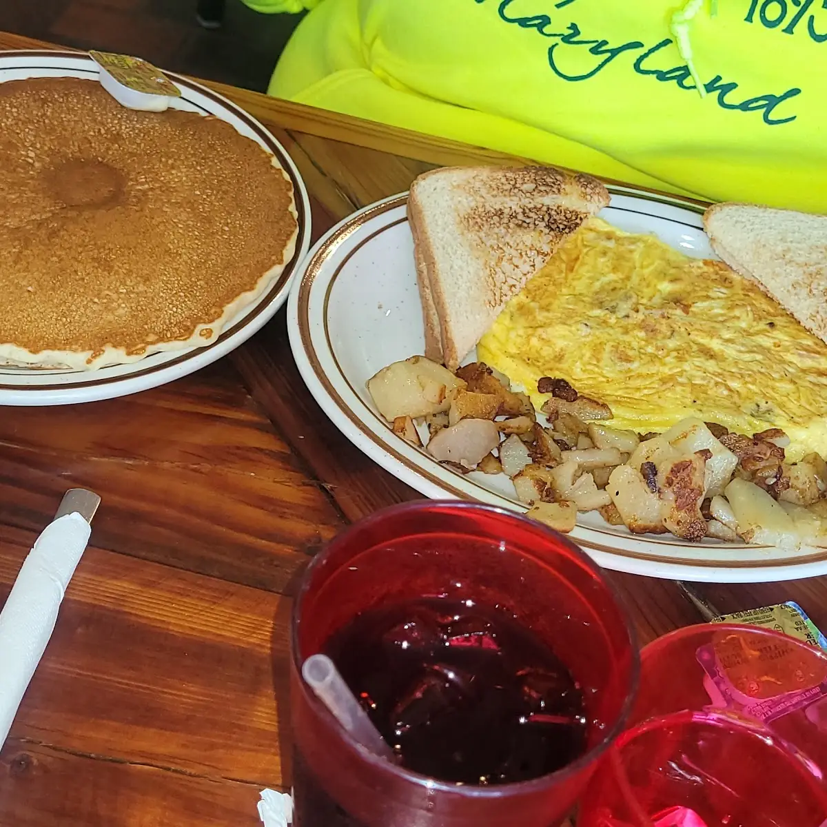Hot Cakes with Omlets