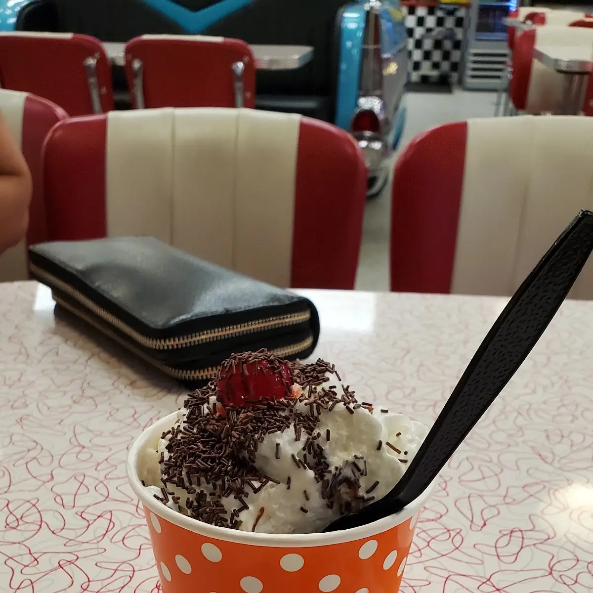 Hot Dog (Fries, Kids Drink and Kids Ice Cream)
