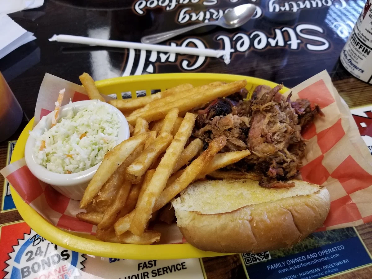 BBQ Sandwich Lunch