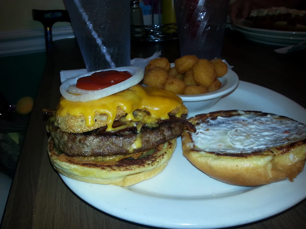 Belly Burger with Fried Green Tomatoes