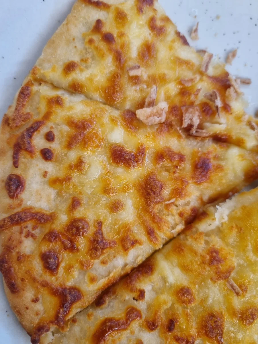 Cheesy Garlic Pizza, Hops and Vine