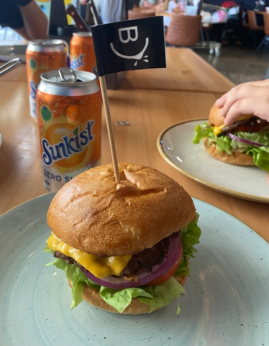 Highlights, Burger Urge (DFO Brisbane Airport)