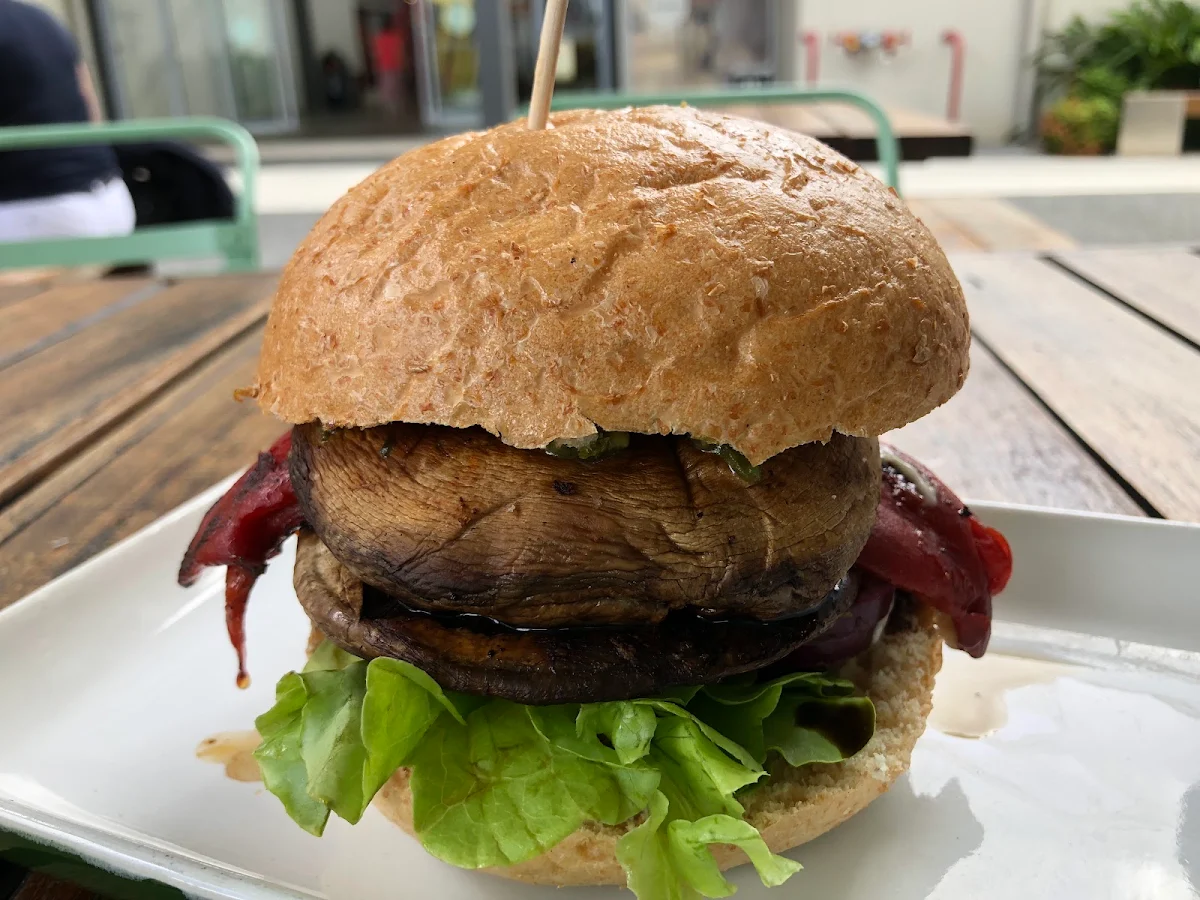 Magic Mushroom Burger, Burger Urge (DFO Brisbane Airport)