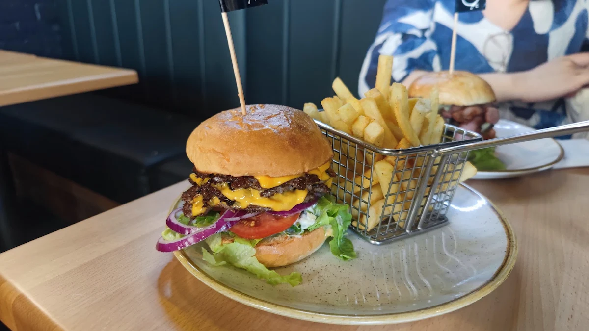 Smashed Triple Burger, Burger Urge (DFO Brisbane Airport)