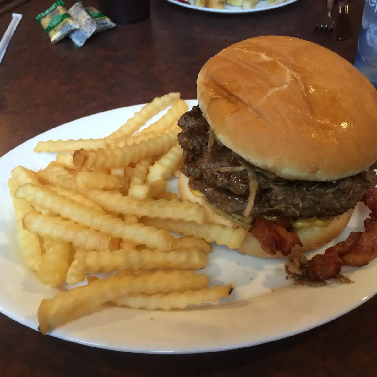 Bacon Cheeseburger with Pulled Pork
