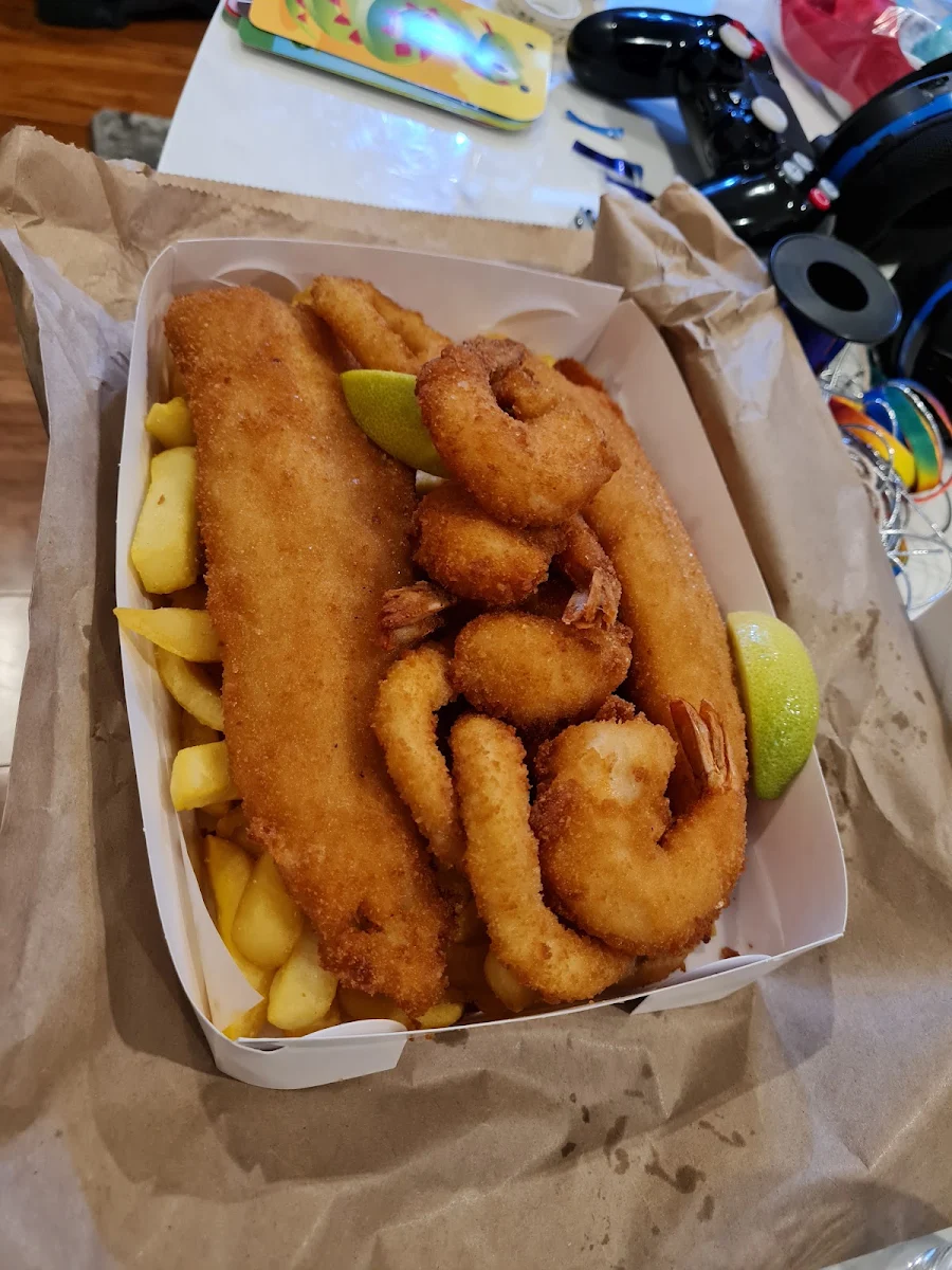Fisherman's Basket, Welland Seafood & Chicken