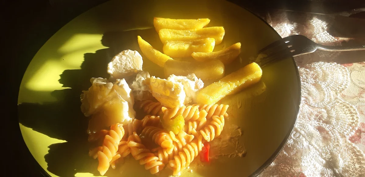 Pasta Golden Chips and Salad, Welland Seafood & Chicken