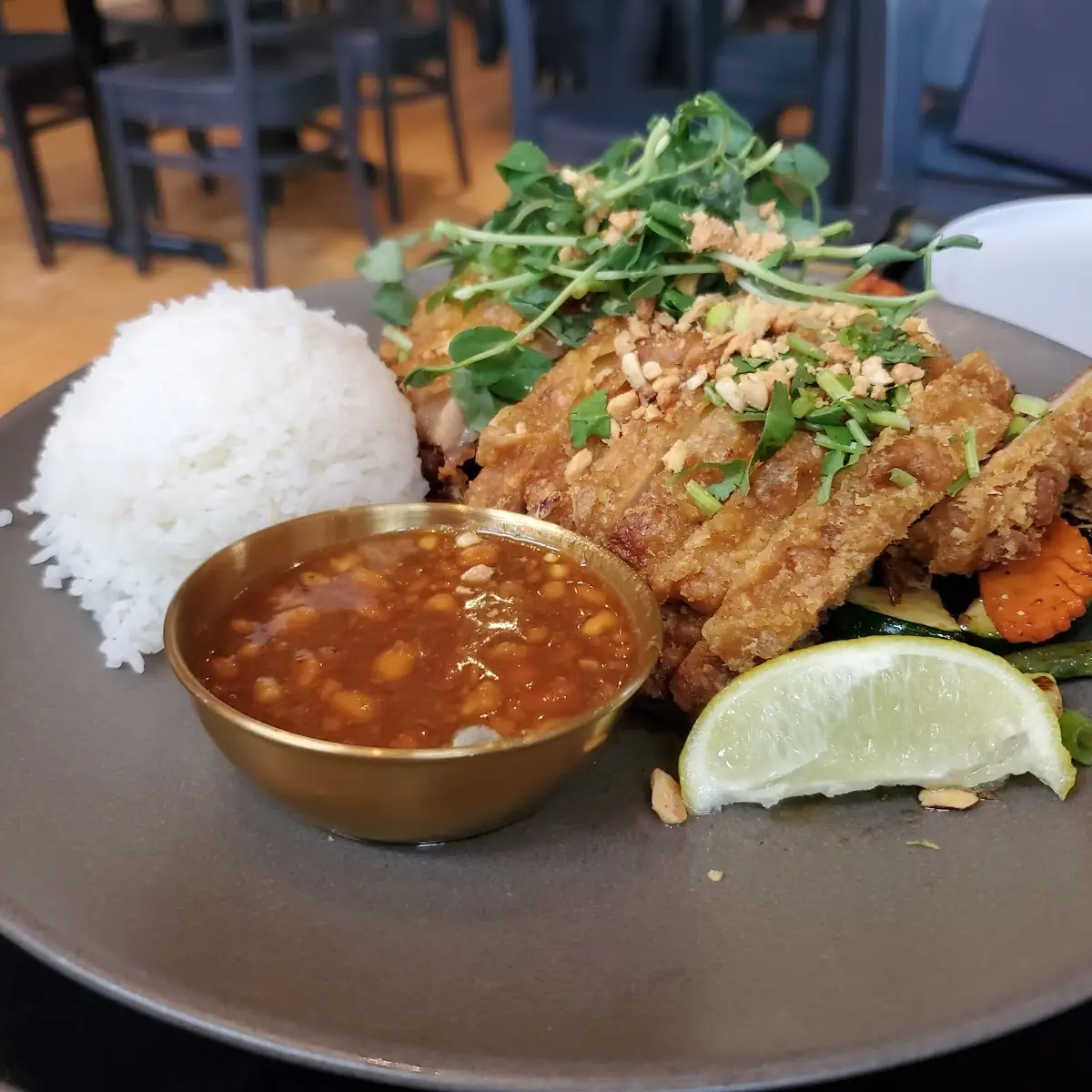 Praram Long Song with Fried Chicken