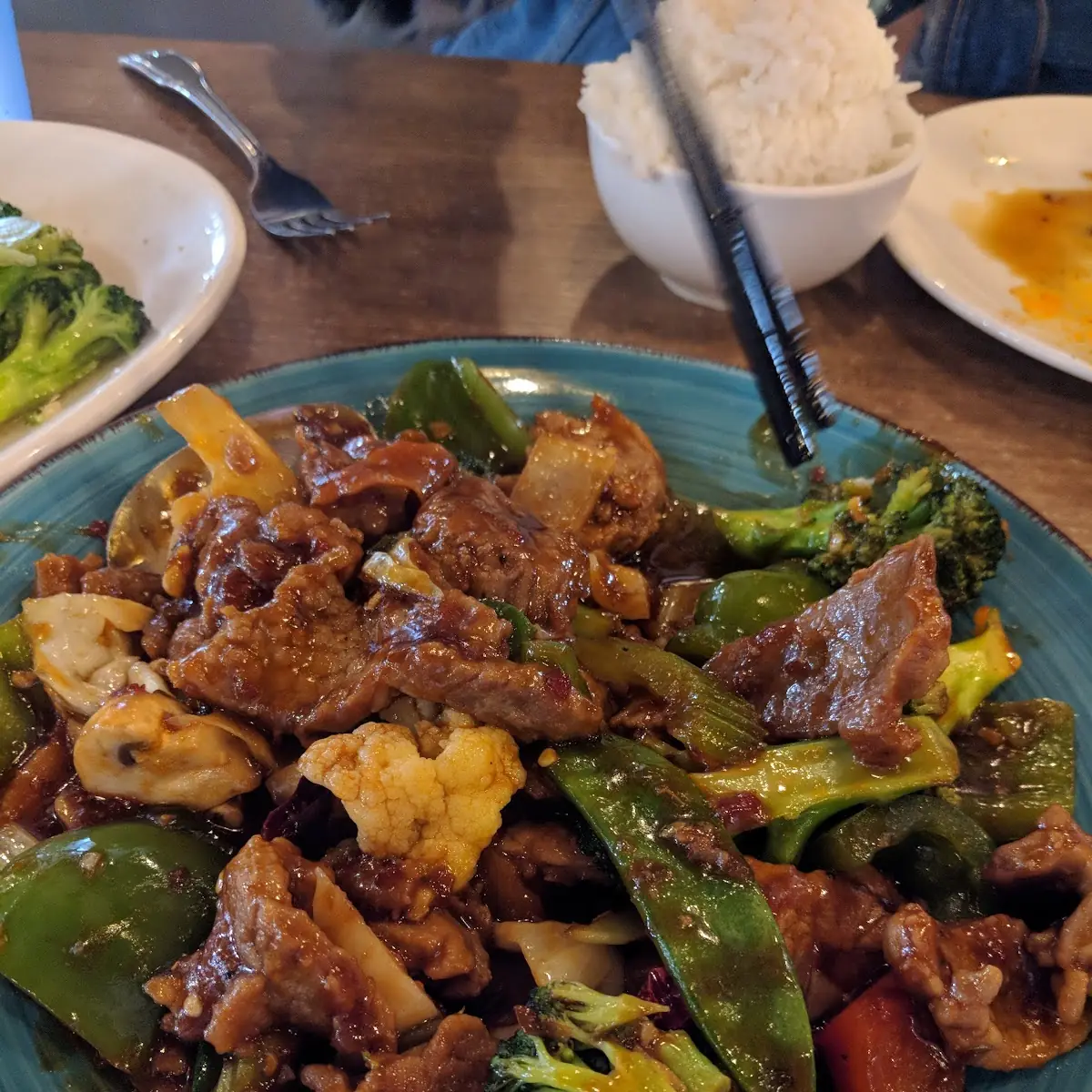 Beef with Mixed Vegetables in Garlic Sauce