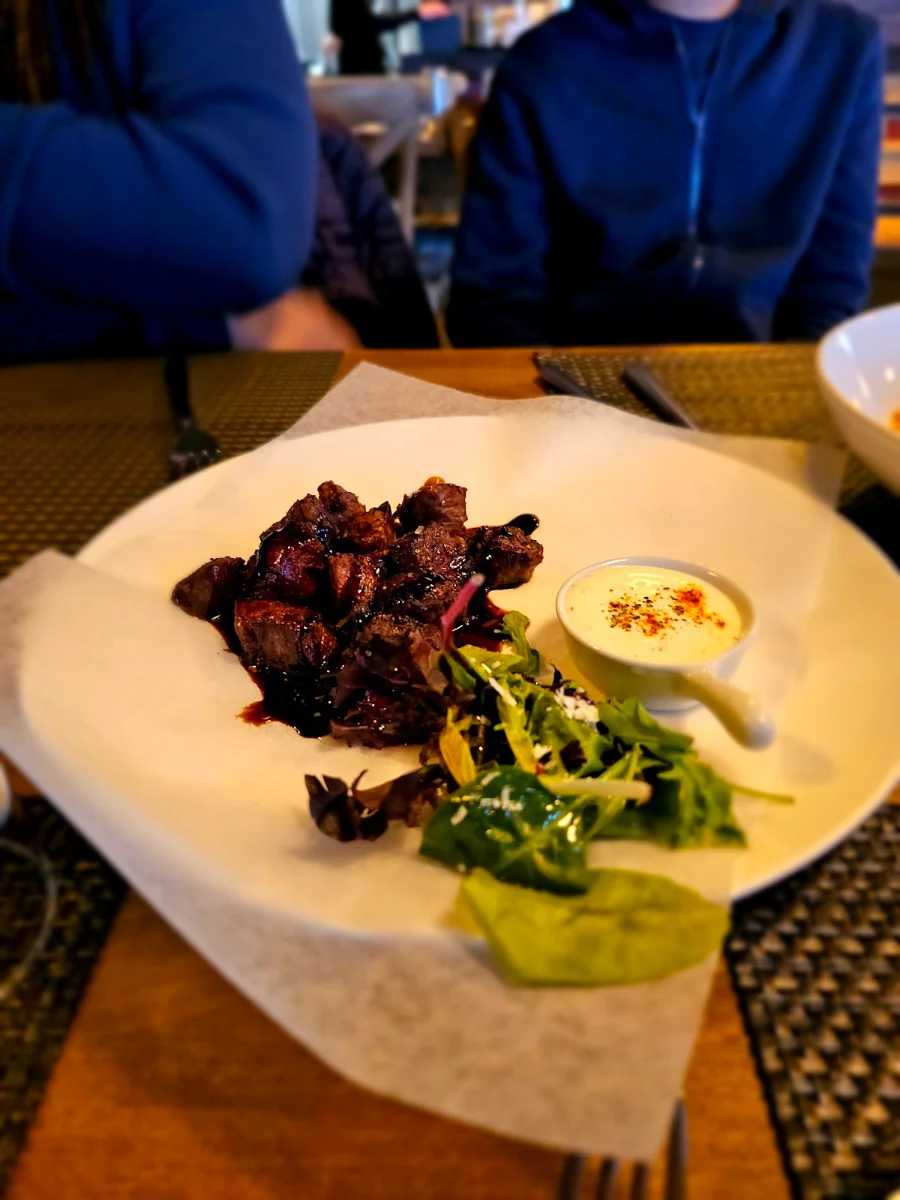 Kampungi Wings, Cucina