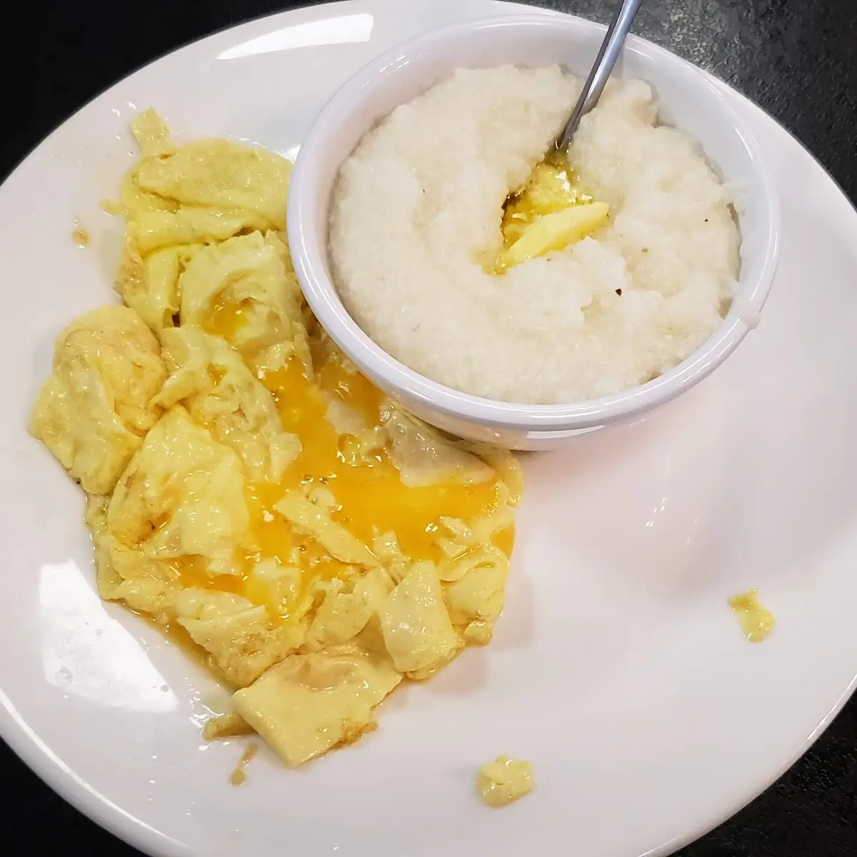 Scrambled Eggs w Cheese and Grits