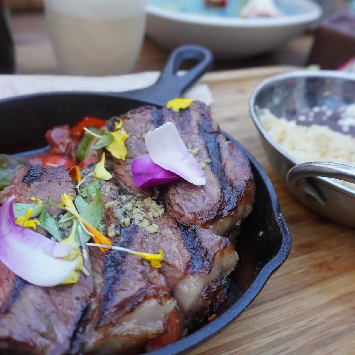Short Ribs En Mole Chichilo