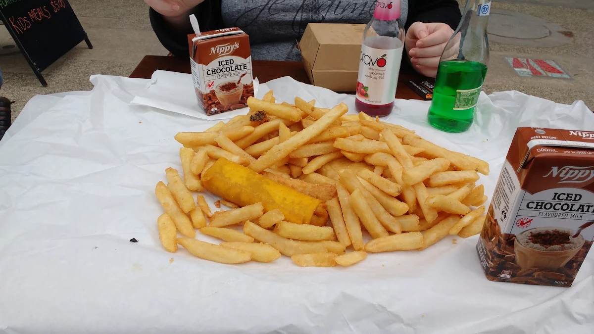 Highlights, Kingston Beach Takeaway