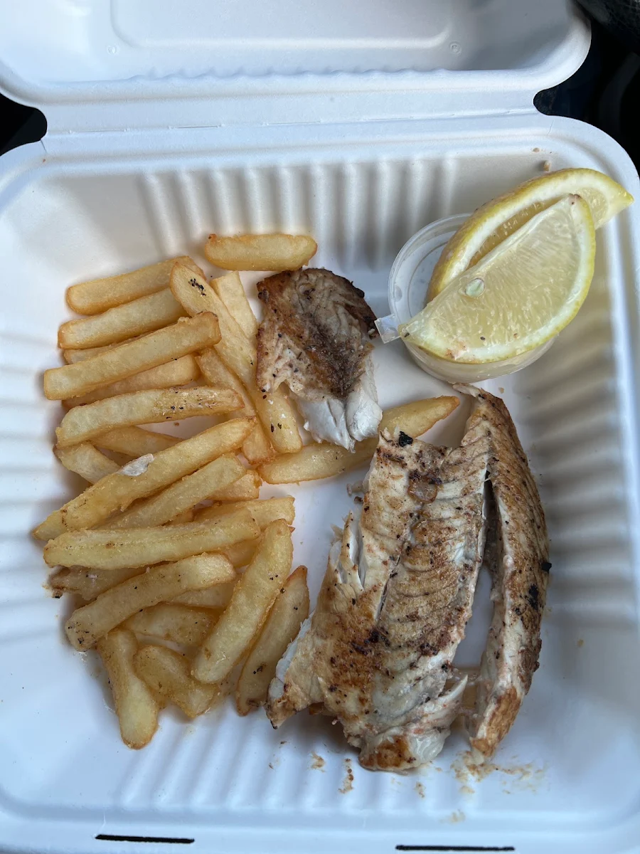 Trevalla & Chips, Kingston Beach Takeaway