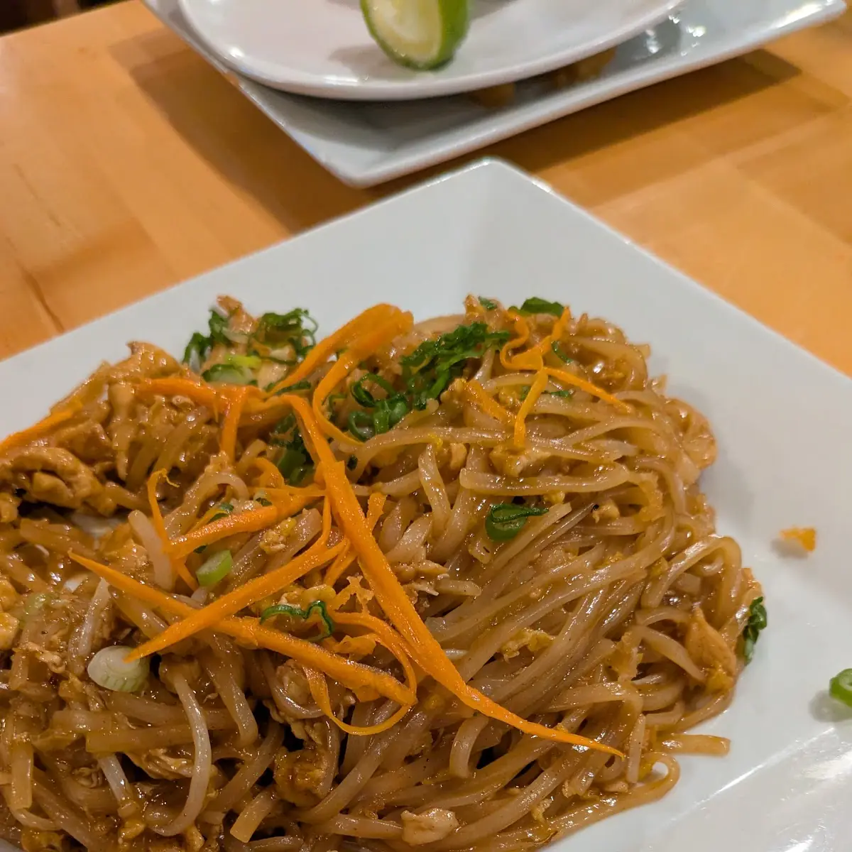 Small Tray Pad Thai Veggetable