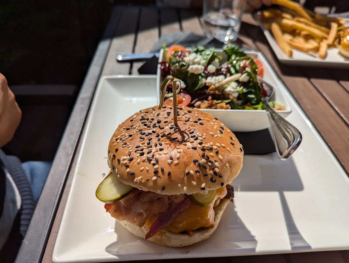 Canyon Burger