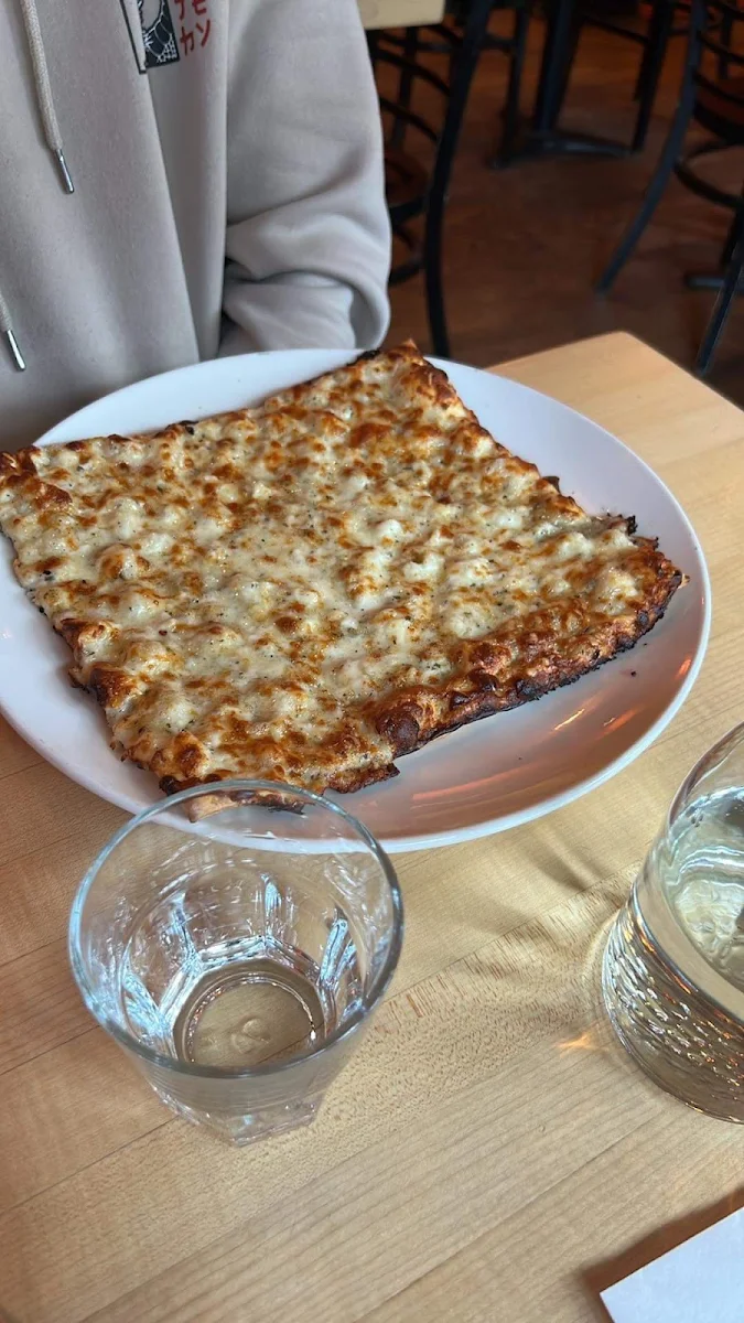Pizza 5 Fromages Sans Sauce, Pizzédélic Mont-Royal