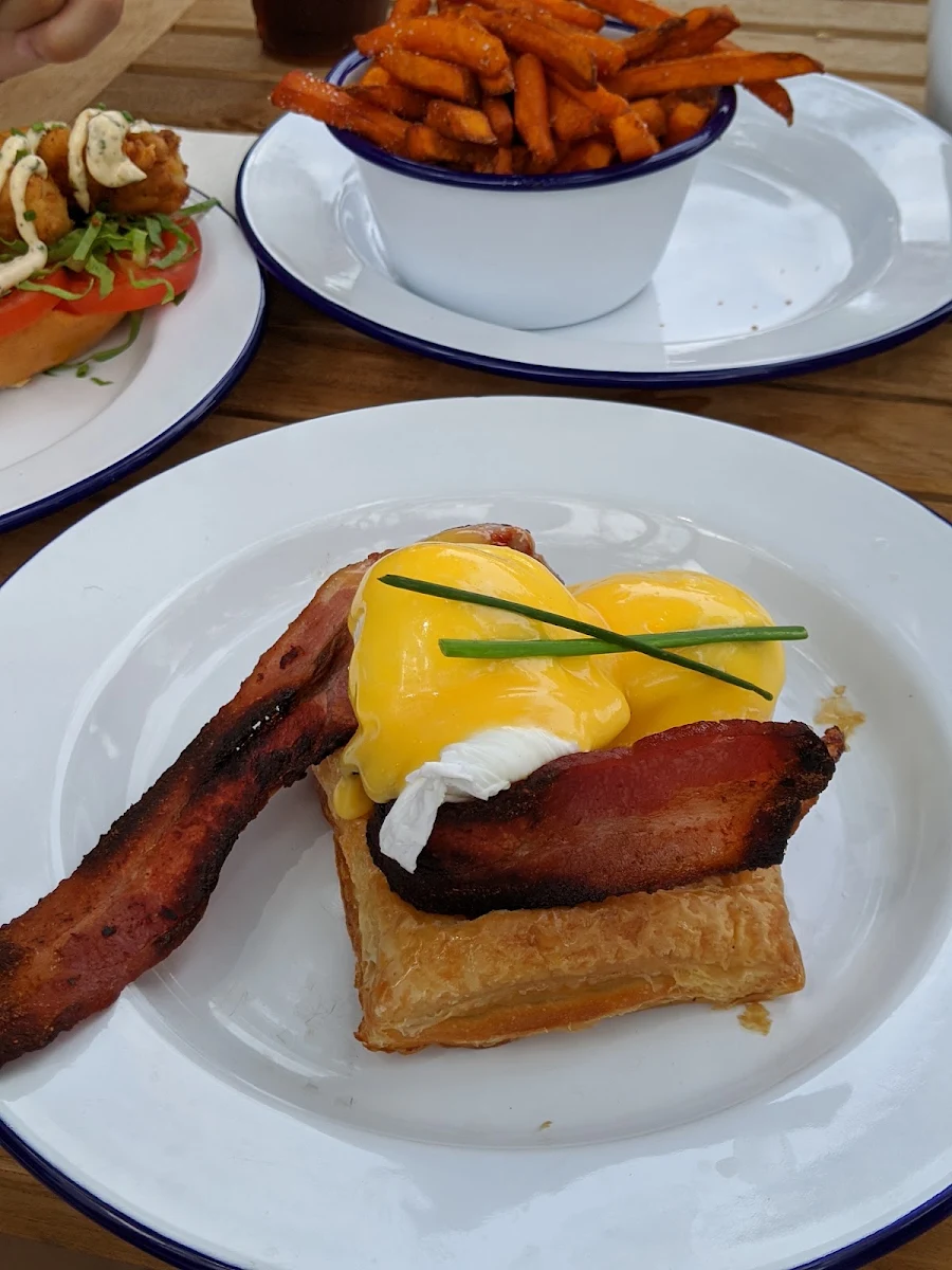 Butter Boy Benny, Custard Canteen
