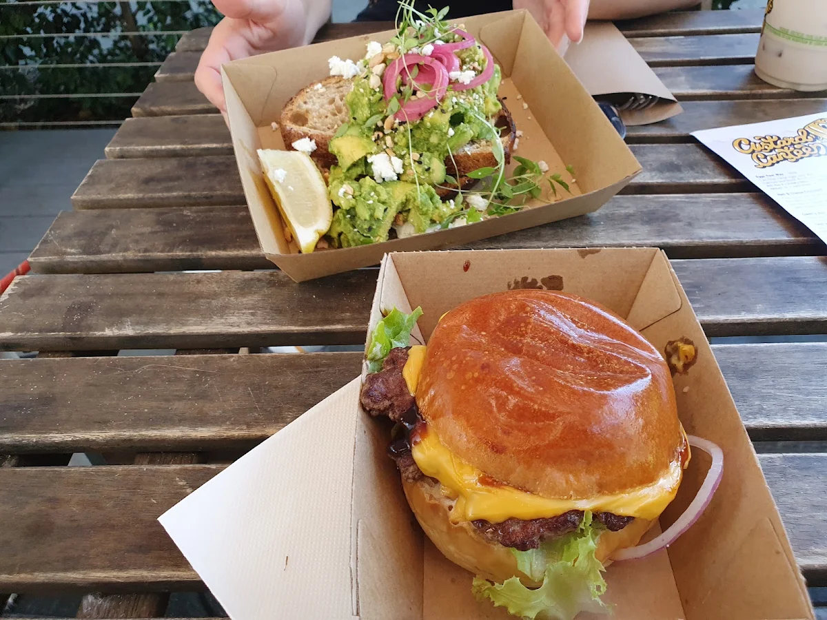 Cheeseburger, Custard Canteen