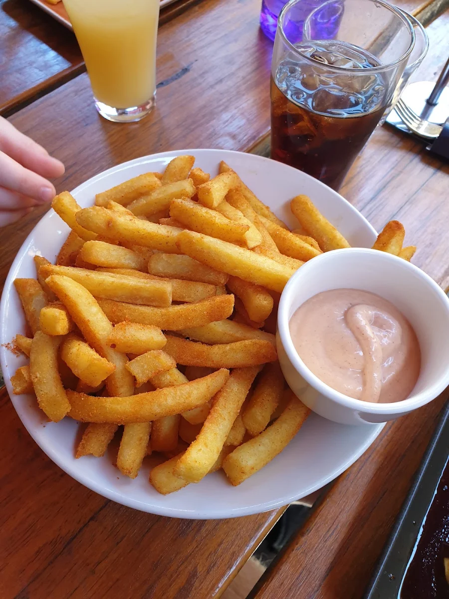 Shared Chips, The Precinct Hotel