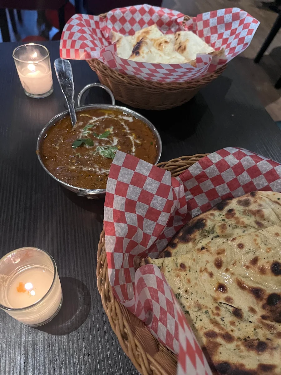 Cheese Naan and Dip