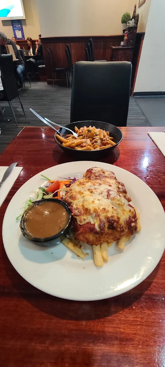 Chicken Outback, Criterion Hotel