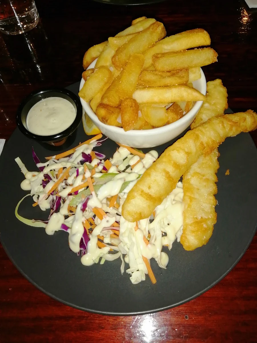 Flat Head Tails Chips & Salad, Criterion Hotel