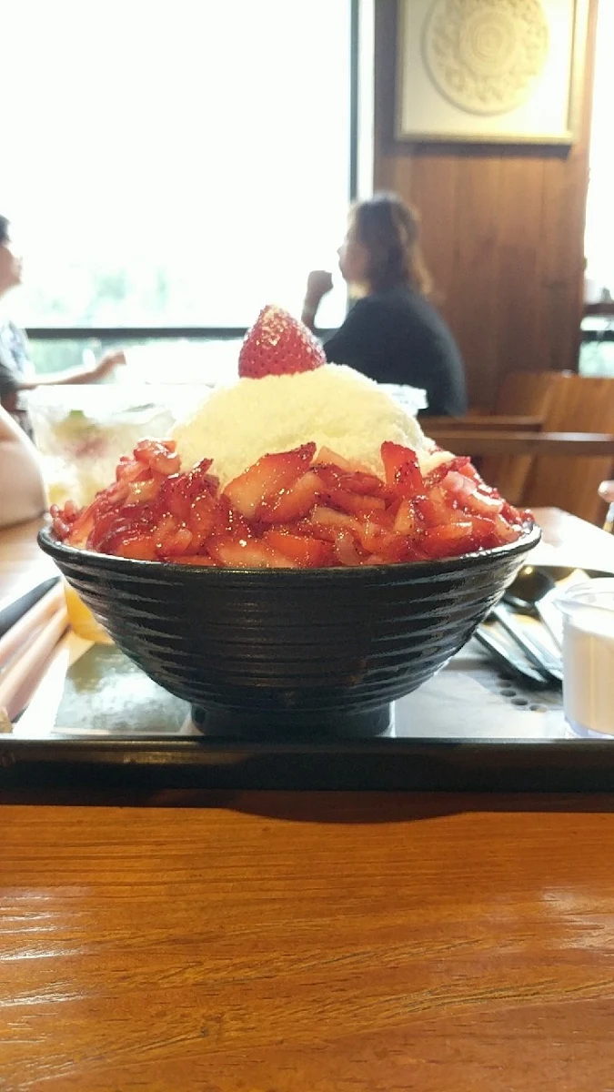 Strawberry Ice Flakes