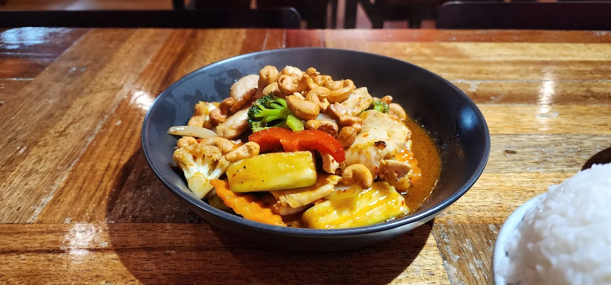 Cashew Chicken, Grovedale Thai