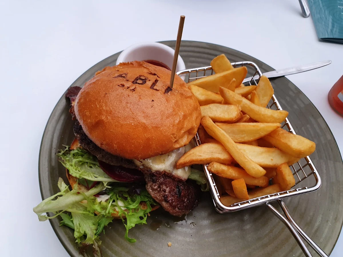 2164 Wagyu Burger, Table 2164