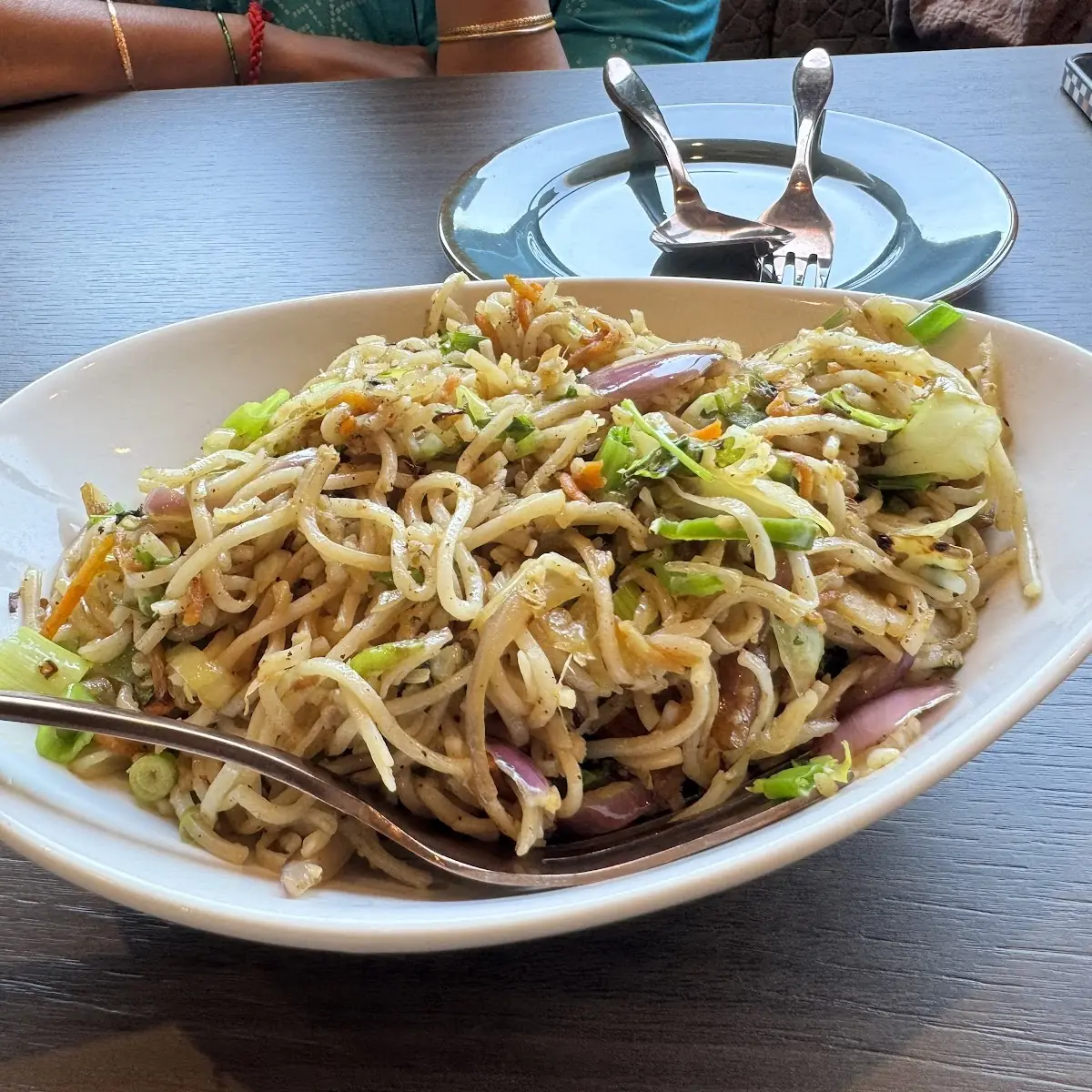 Burnt Garlic Veg Fried Noodles