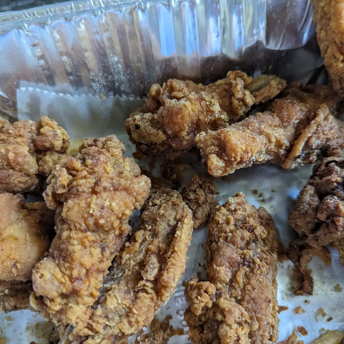 Chicken Wings with Fries