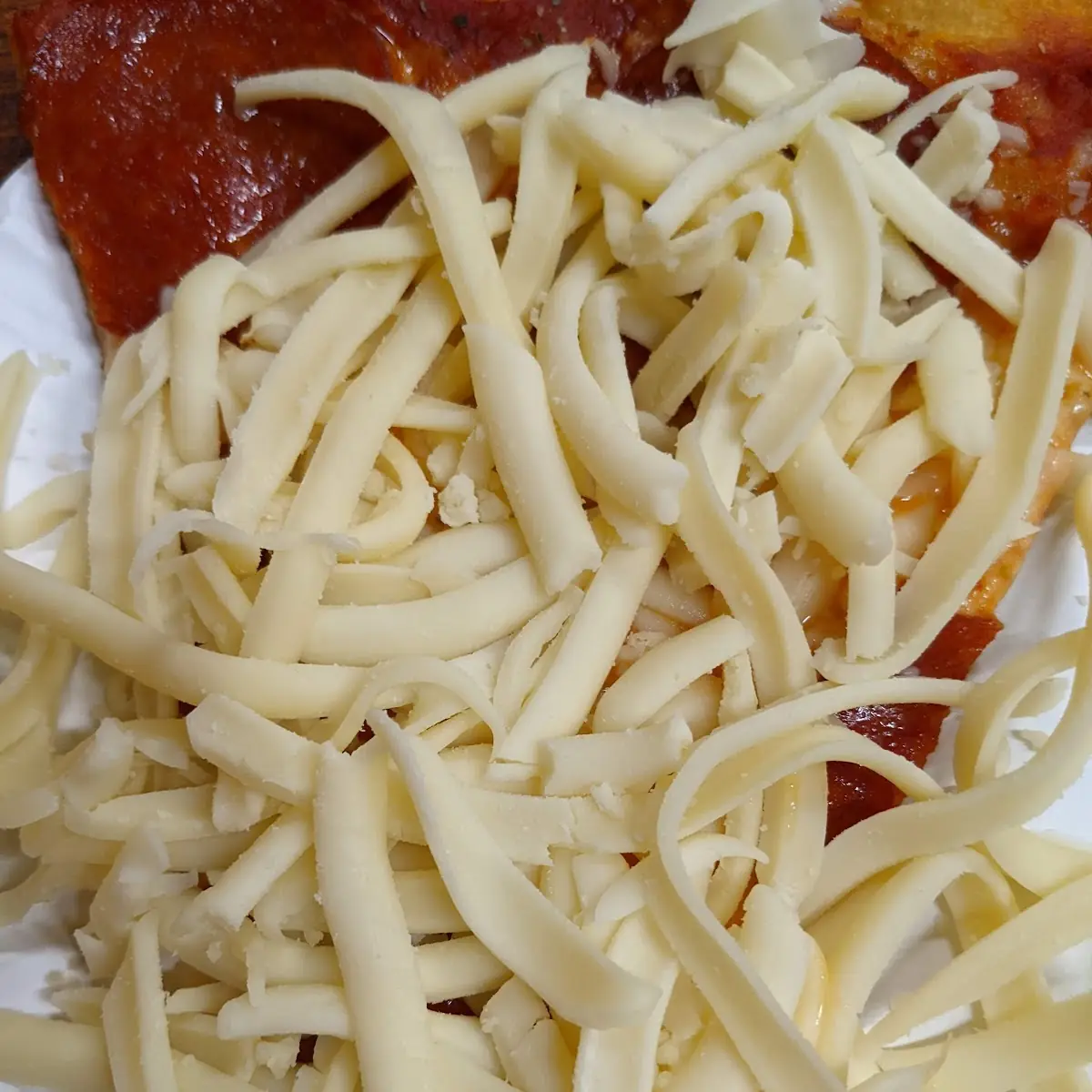 Pepperoni Pizza Slice w Cold Cheese