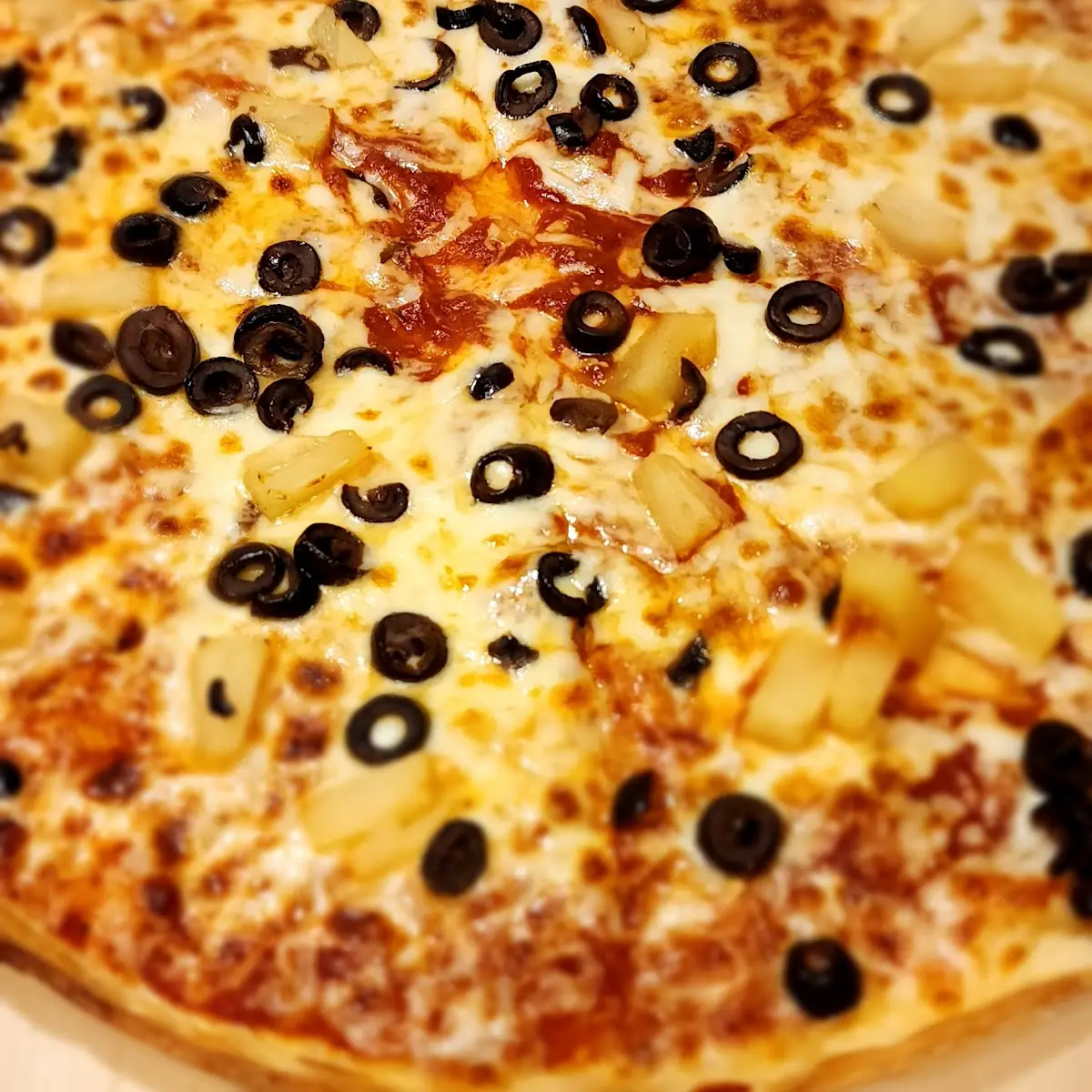 Pineapple and Black Olives Thin Crust
