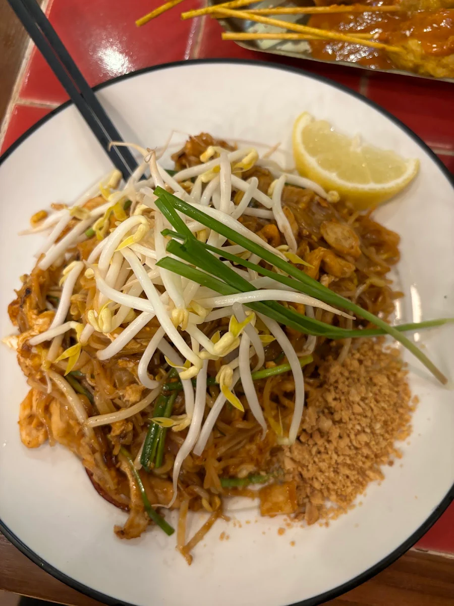Prawn Pad Thai, Kinn Thai Highpoint