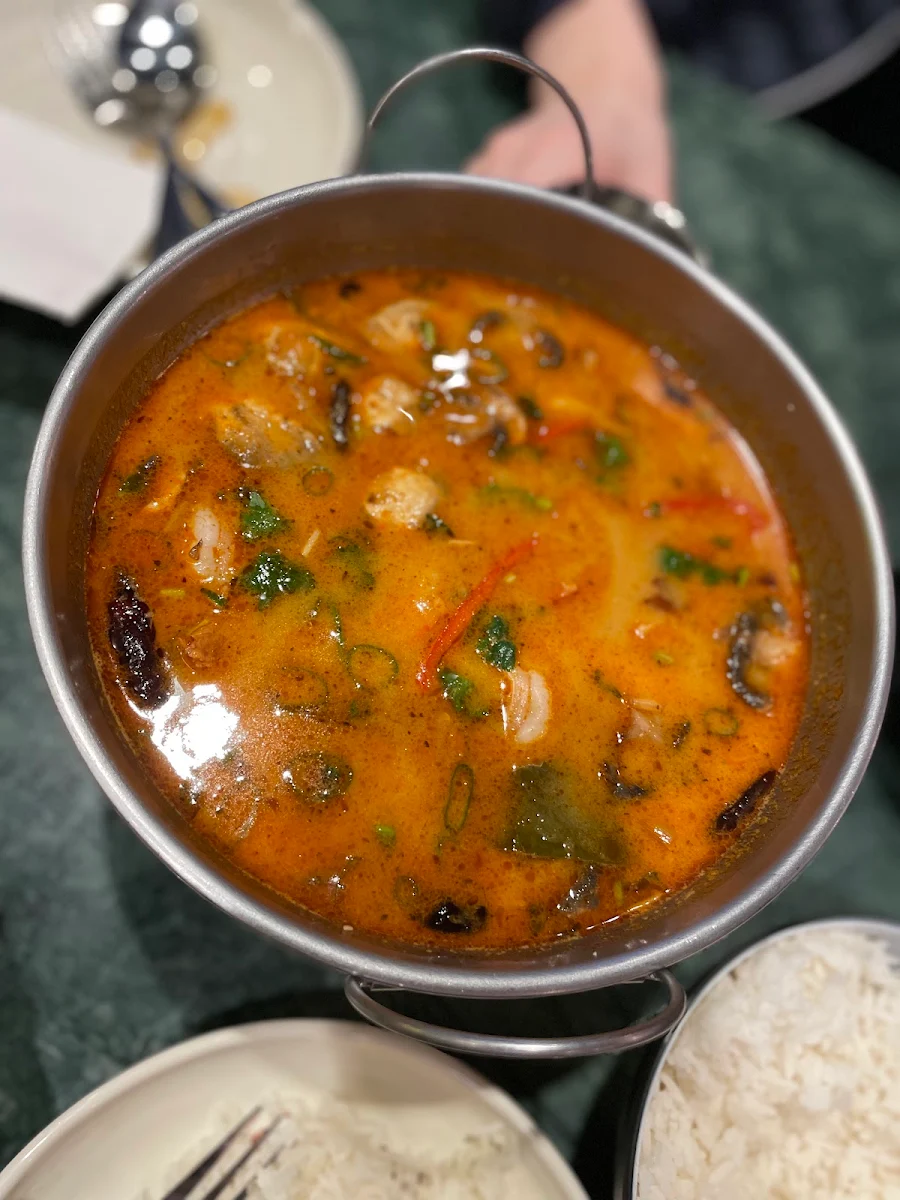 Tom Yum Soup, Kinn Thai Highpoint