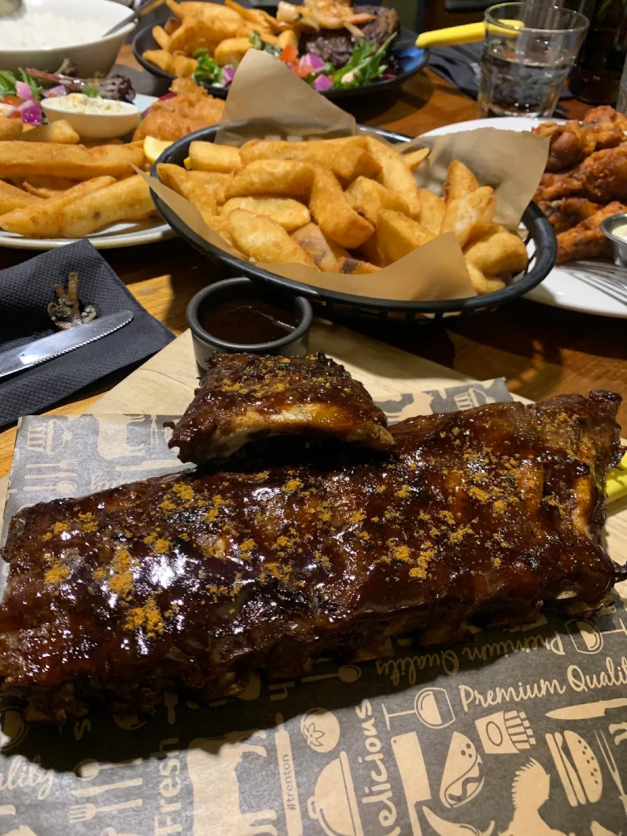 Highlights, Botanical Bar & Grill