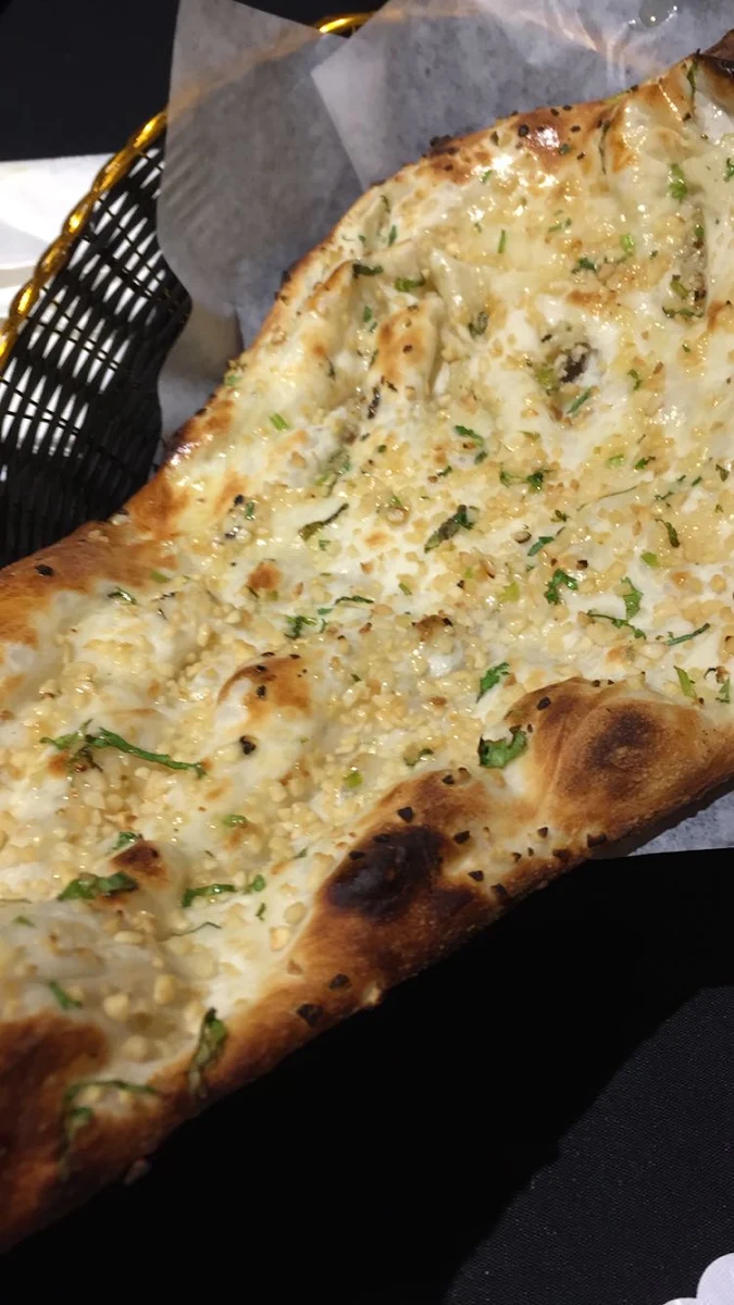 Garlic Naan, Rangoli