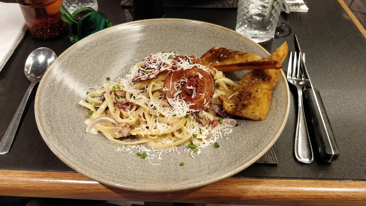 Spaghetti Carbonara, La Piazzetta Saint-Jean