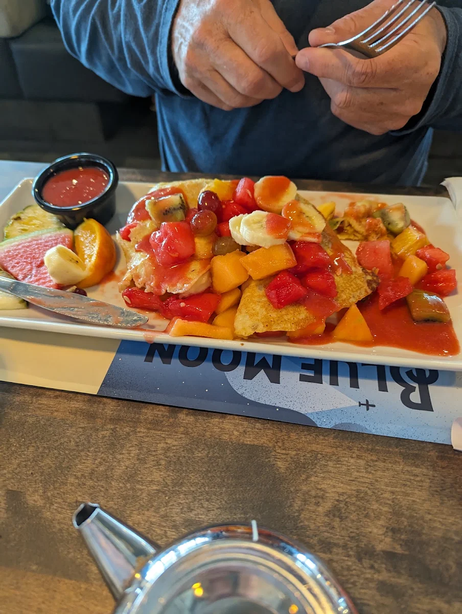 Fresh Fruit Crepes, Restaurant Normandin Montmagny