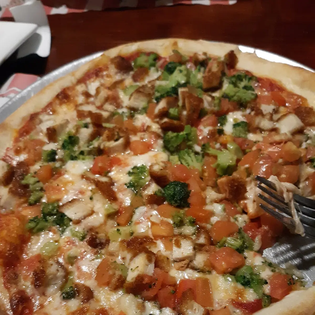 Chicken Broccoli Tomato Pizza