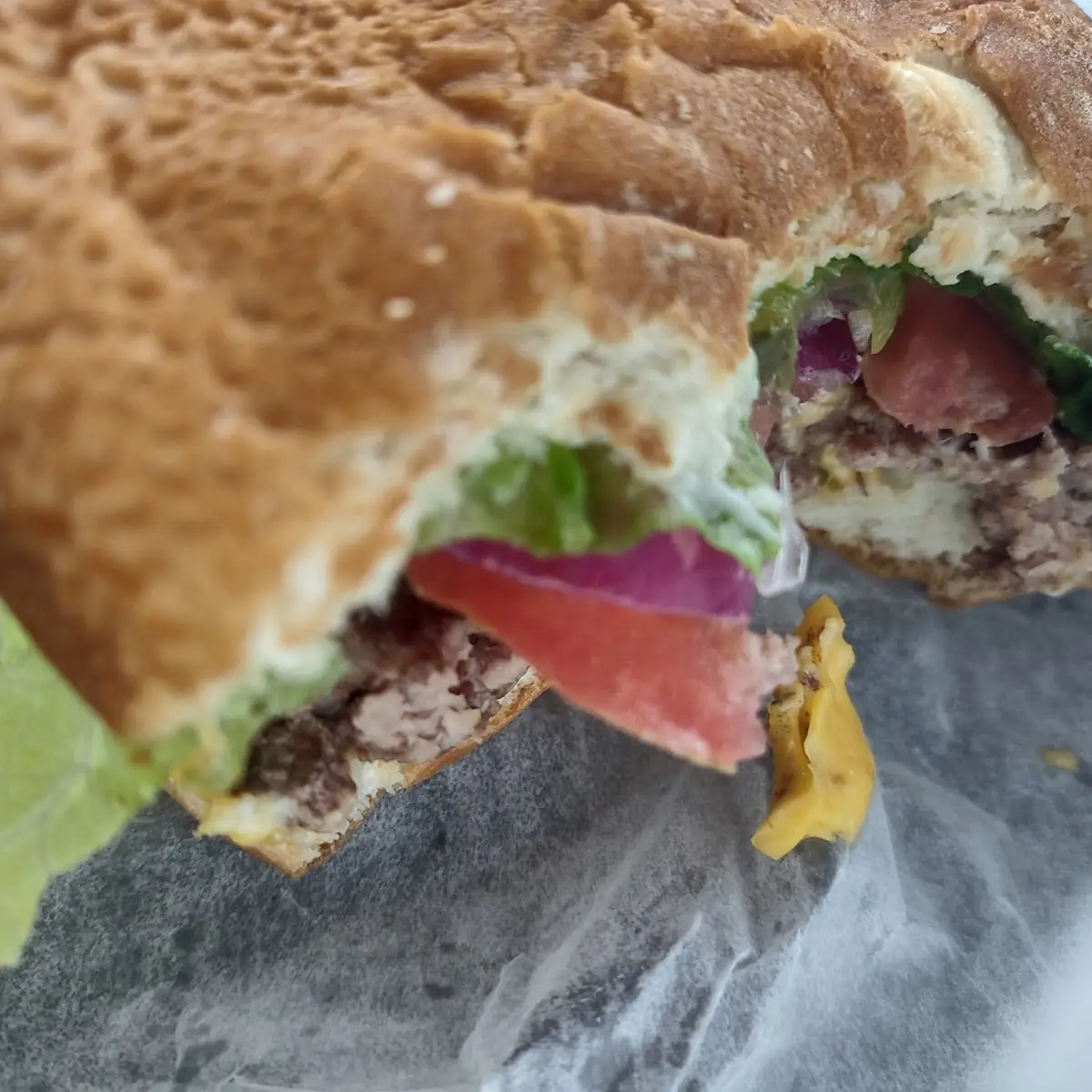 Cheeseburger Deluxe