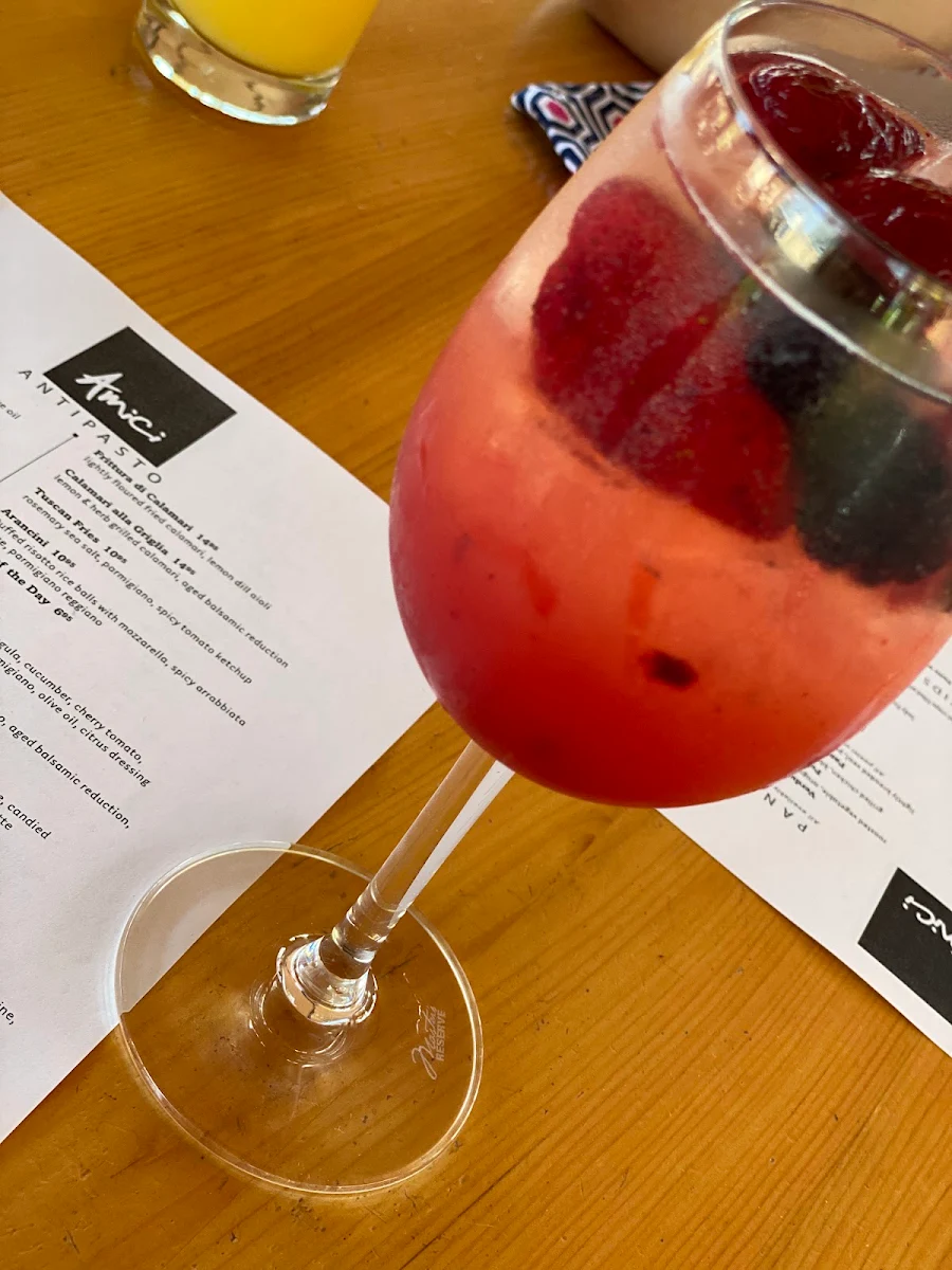 Sangria, Amici