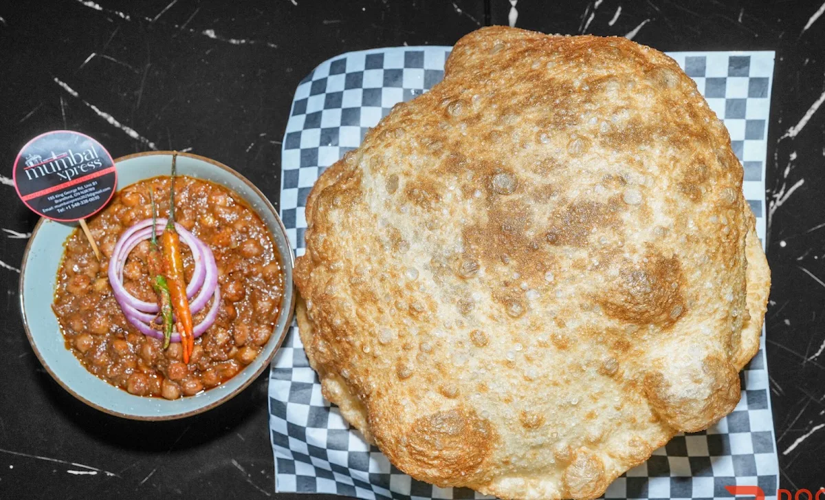 Pindi Chole Bathure, Mumbai Xpress