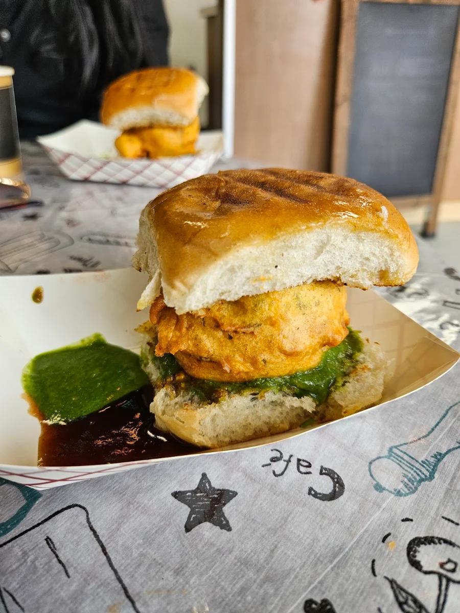 Vada Pao, Mumbai Xpress