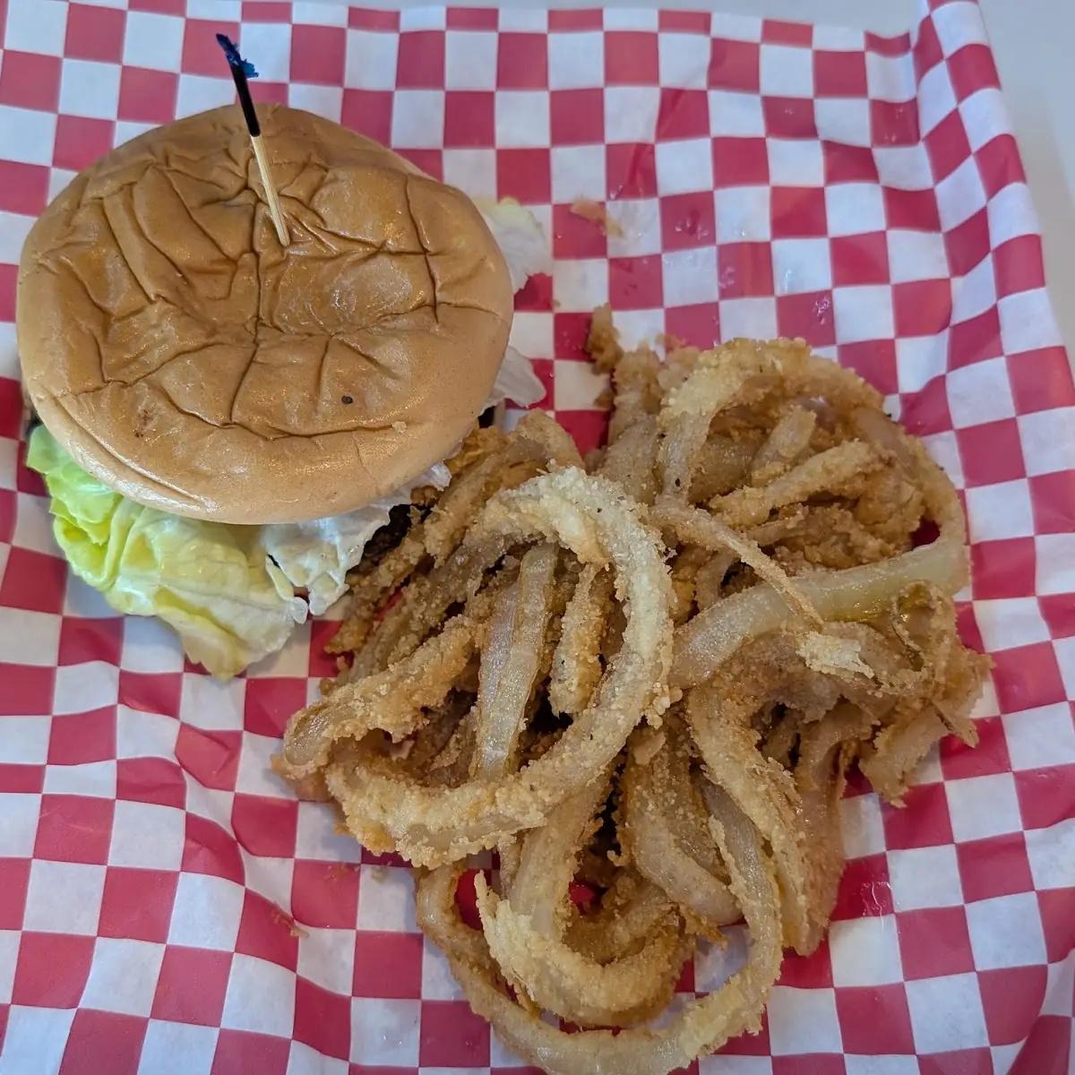 Cheeseburger and Onion Rings